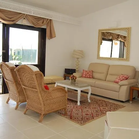 فيلة 2, Great Spot Oura Beach,