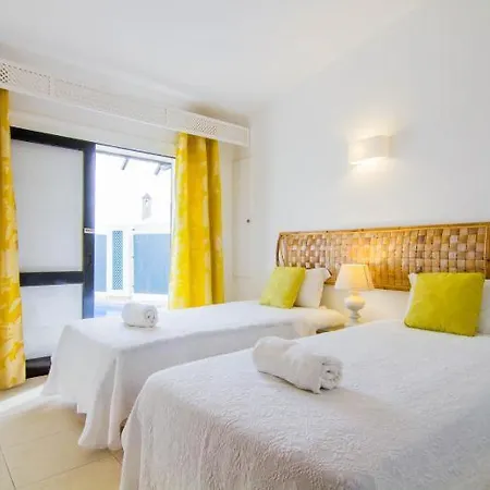 2, Great Spot Oura Beach, * البوفيرا