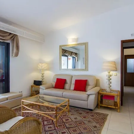 2, Great Spot Oura Beach, * البوفيرا