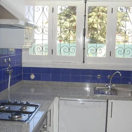 2, Great Spot Oura Beach, * البوفيرا