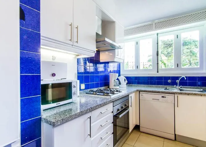 2, Great Spot Oura Beach, Albufeira