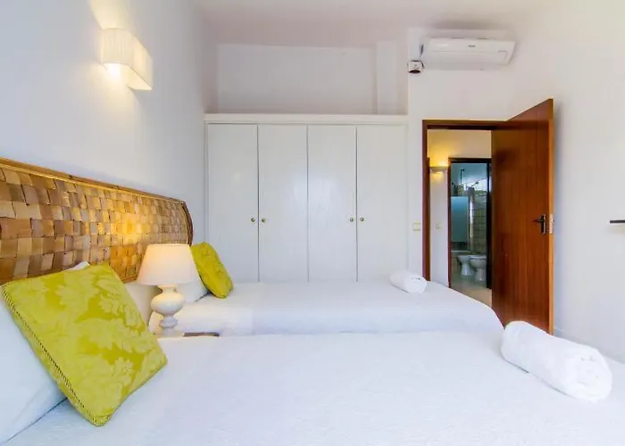 Villa 2, Great Spot Oura Beach, *