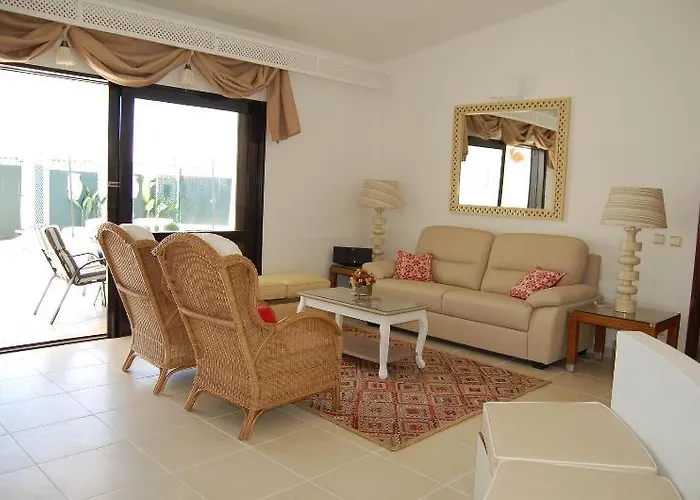Villa 2, Great Spot Oura Beach,