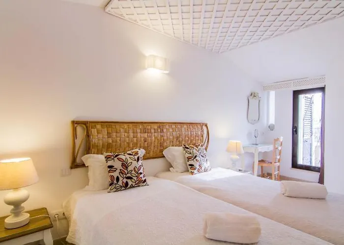 Villa 2, Great Spot Oura Beach, *