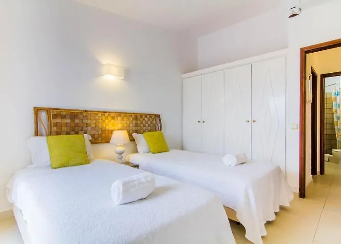 Villa 2, Great Spot Oura Beach, Albufeira