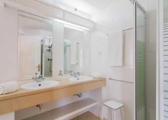 Villa 2, Great Spot Oura Beach, *