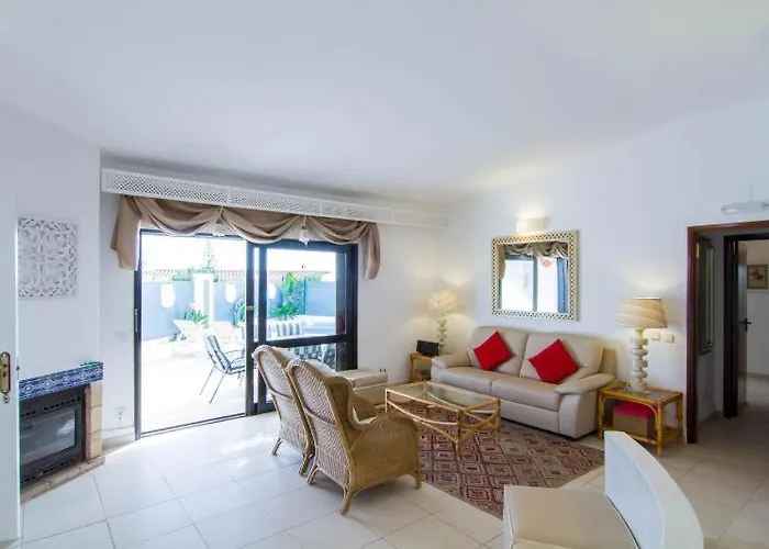 Villa 2, Great Spot Oura Beach, Albufeira